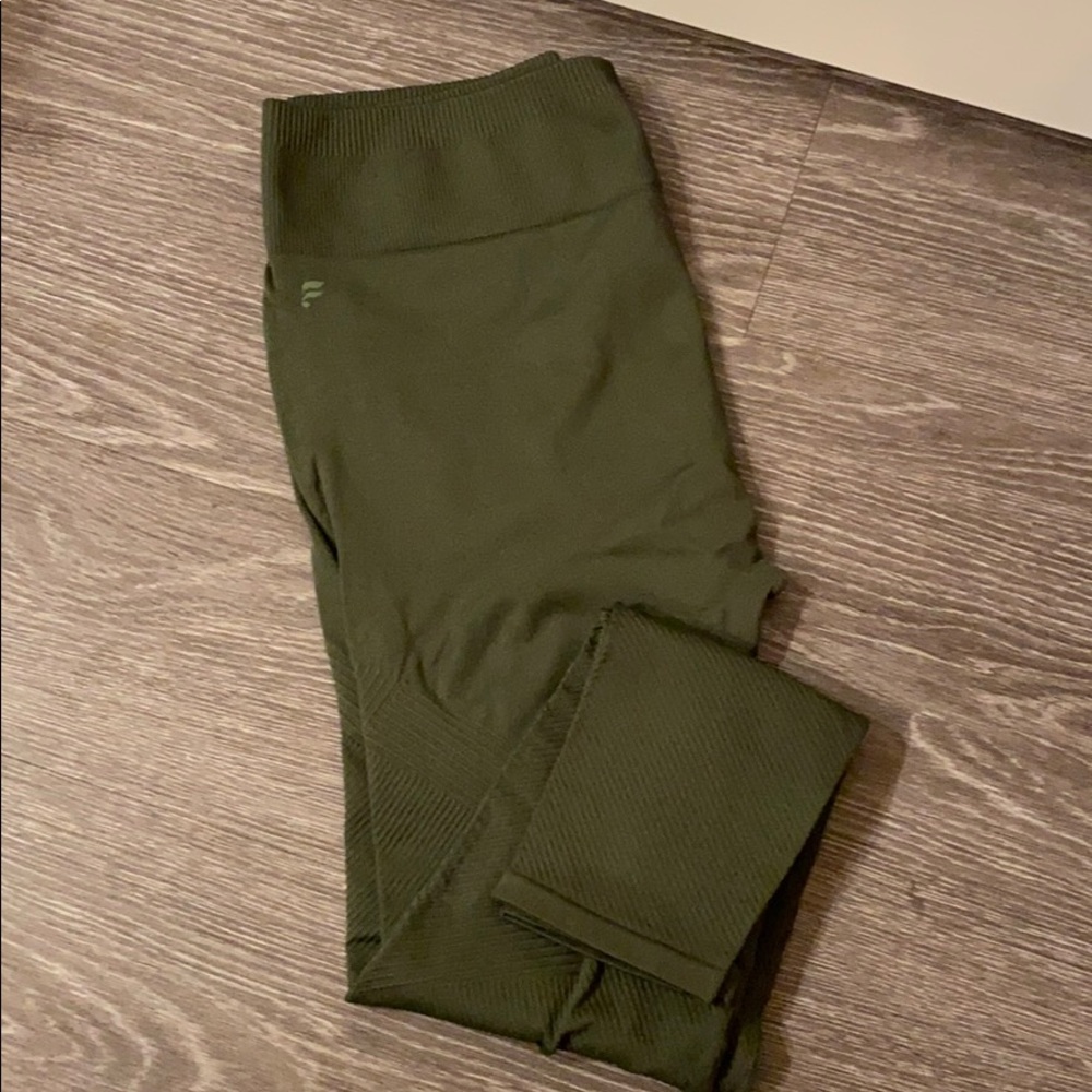 Fabletics Cropped Leggings
